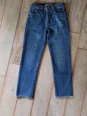 LEVI'S Wedgie Straight Button Fly Raw Hem Crop Jeans Size W23 L26 Medium Wash